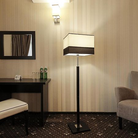 Ferdinand Hotel Munkács Kültér fotó