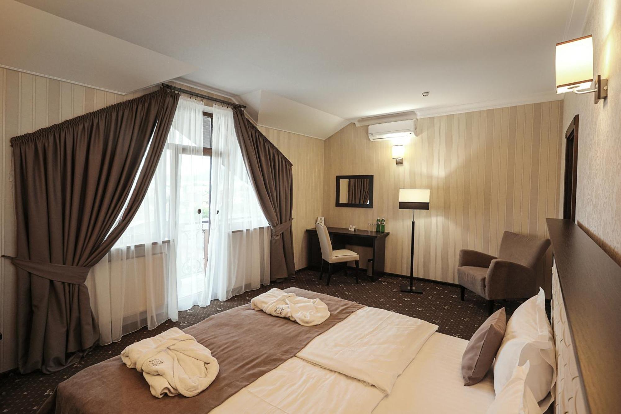 Ferdinand Hotel Munkács Kültér fotó