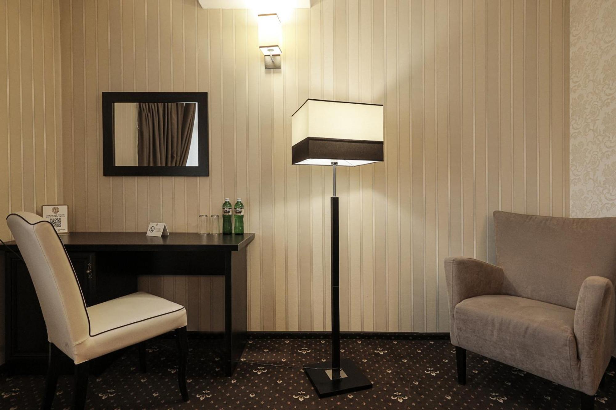 Ferdinand Hotel Munkács Kültér fotó