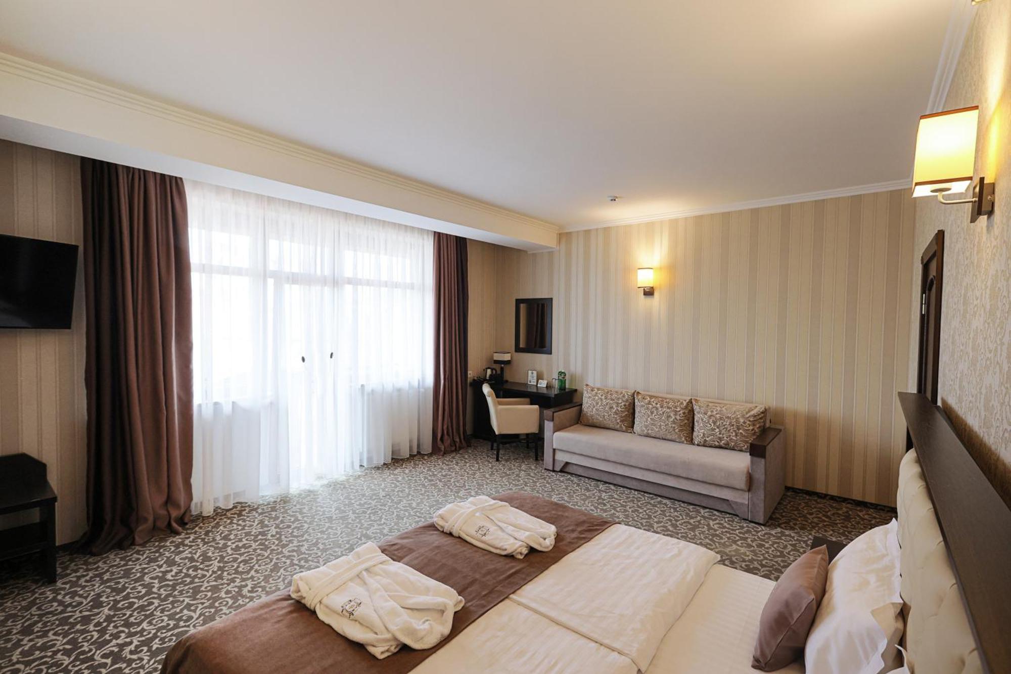 Ferdinand Hotel Munkács Kültér fotó
