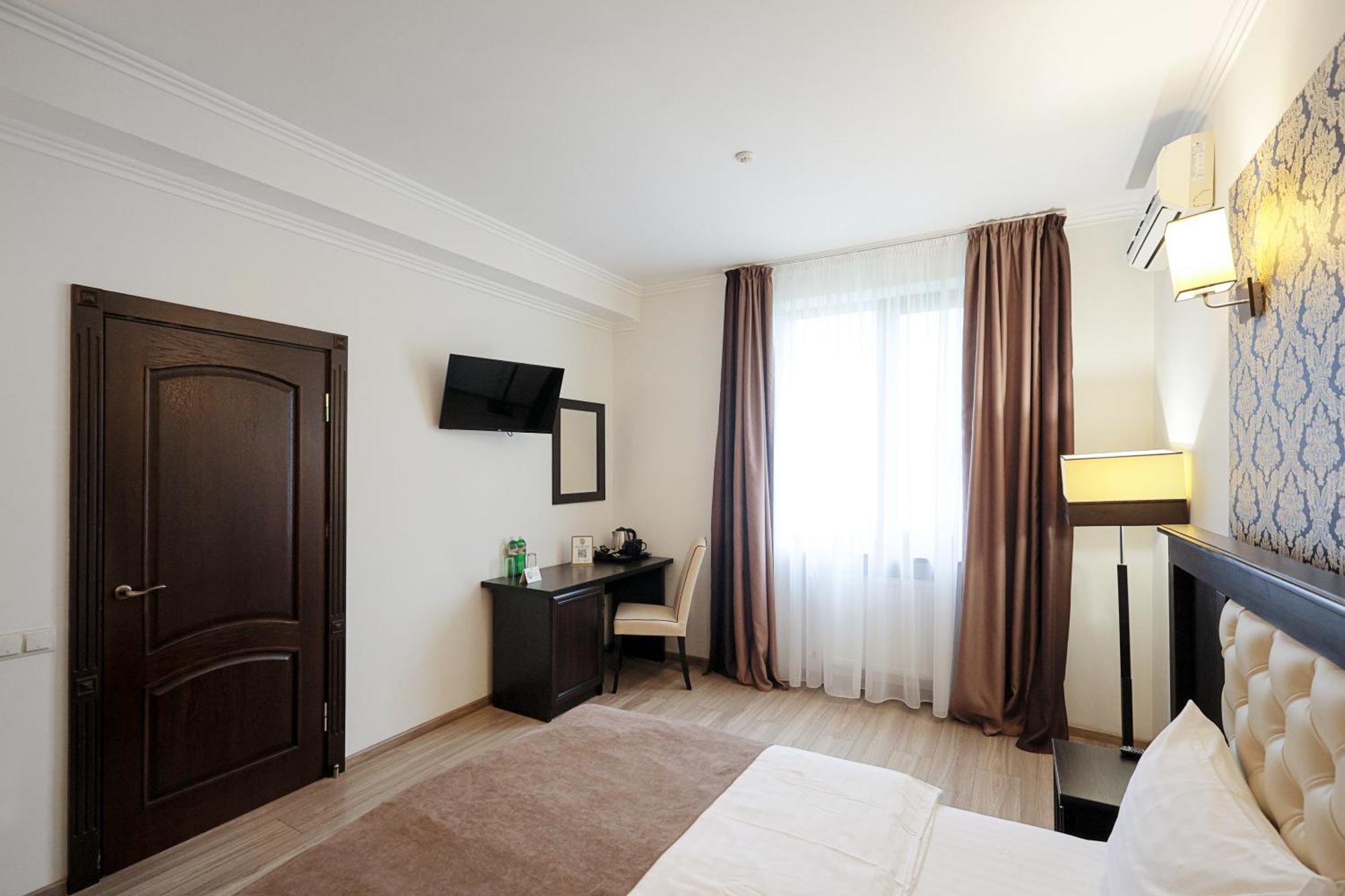 Ferdinand Hotel Munkács Kültér fotó