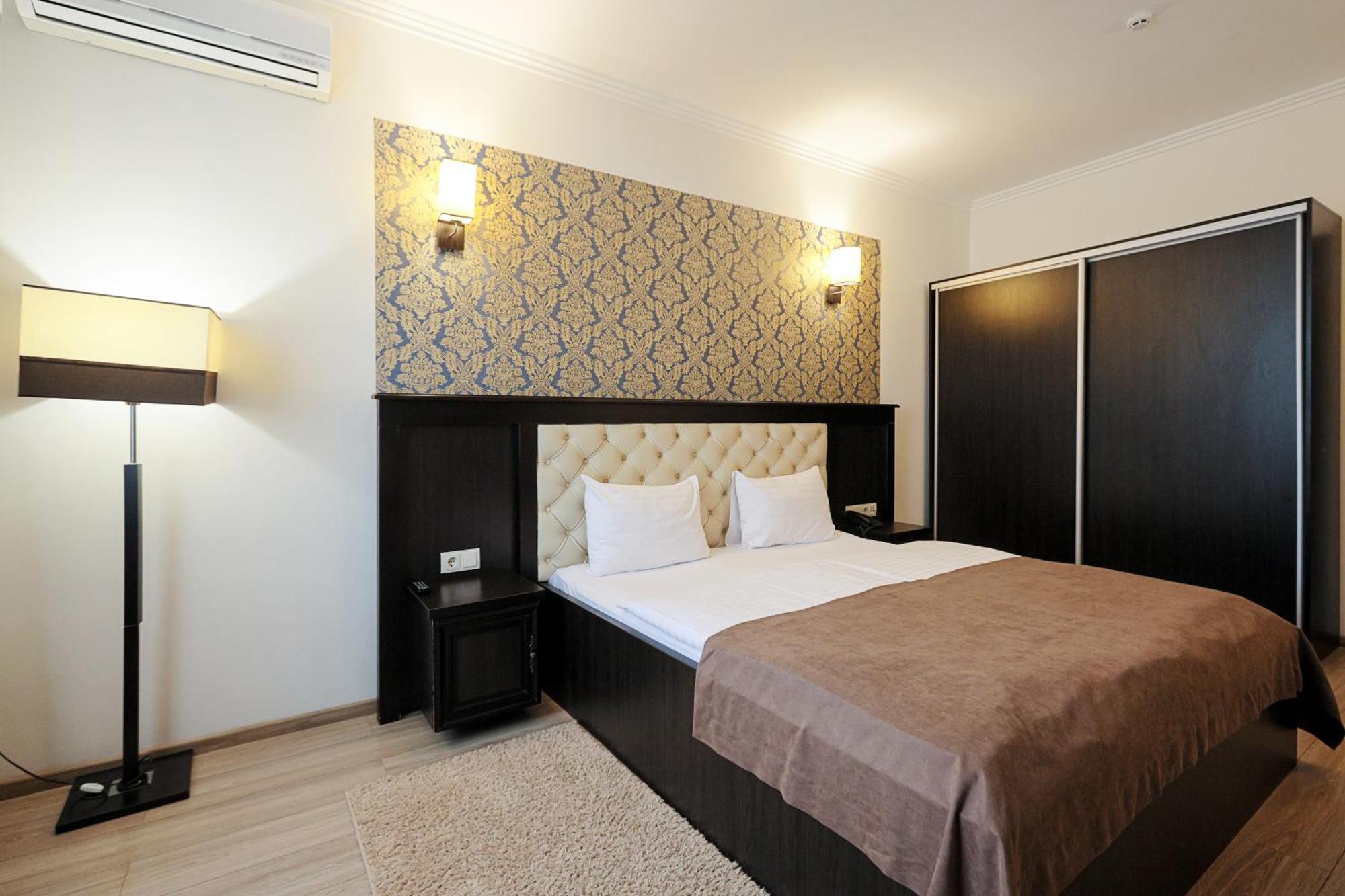 Ferdinand Hotel Munkács Kültér fotó