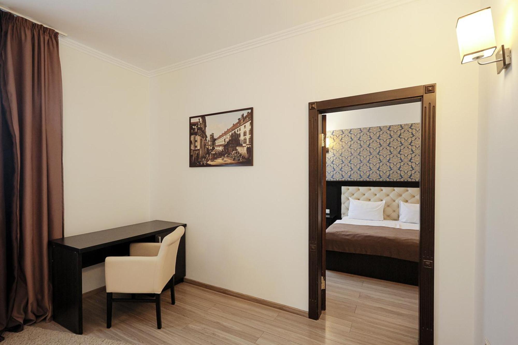 Ferdinand Hotel Munkács Kültér fotó