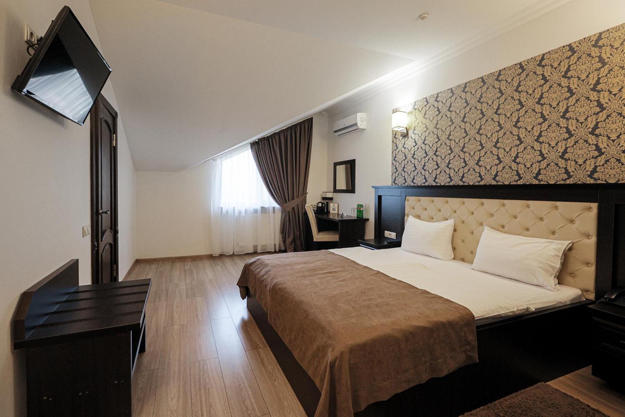 Ferdinand Hotel Munkács Kültér fotó
