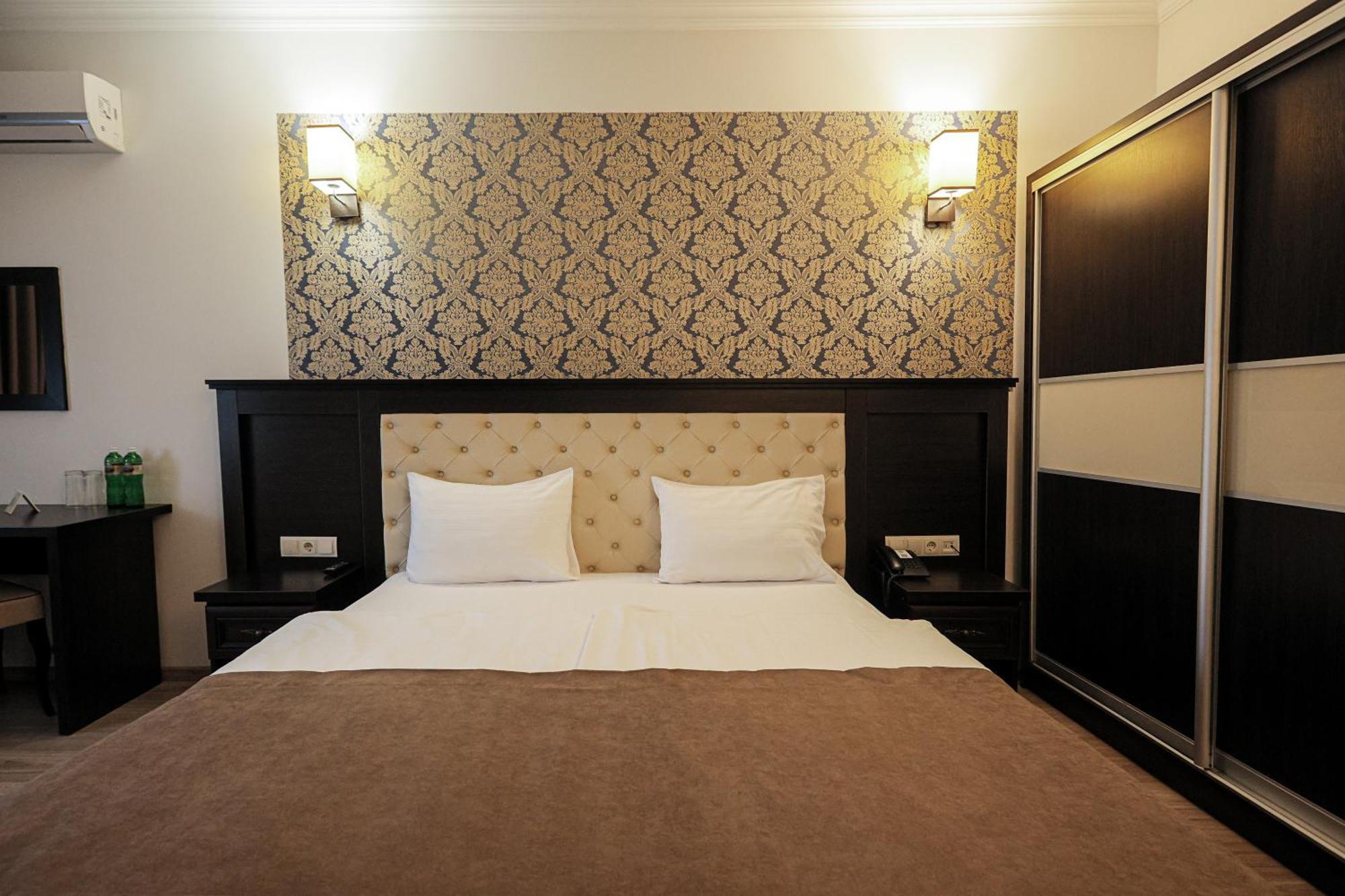 Ferdinand Hotel Munkács Kültér fotó