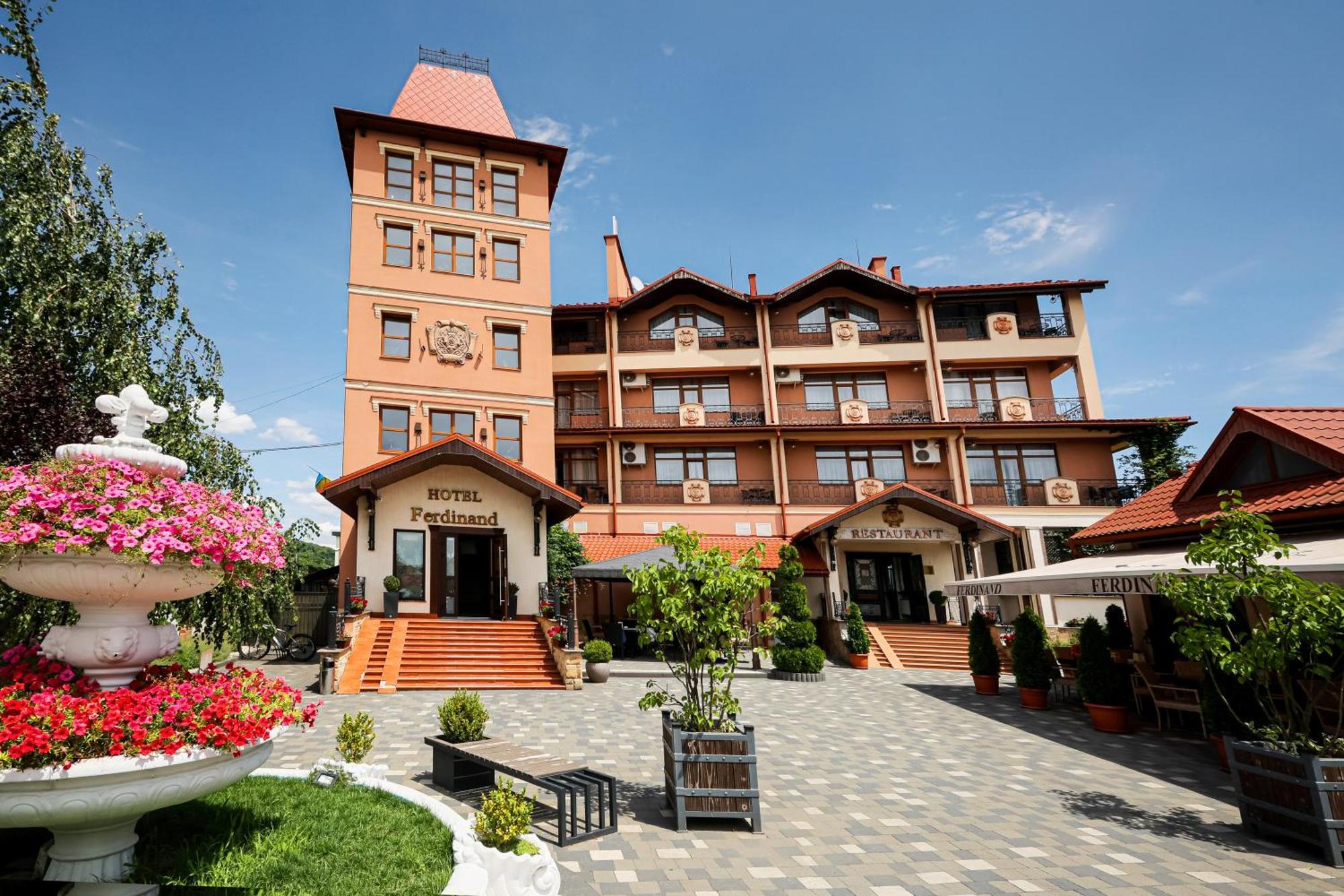 Ferdinand Hotel Munkács Kültér fotó