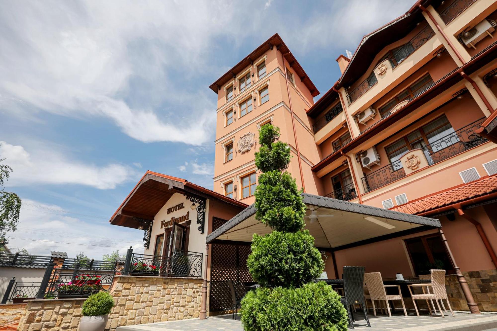 Ferdinand Hotel Munkács Kültér fotó
