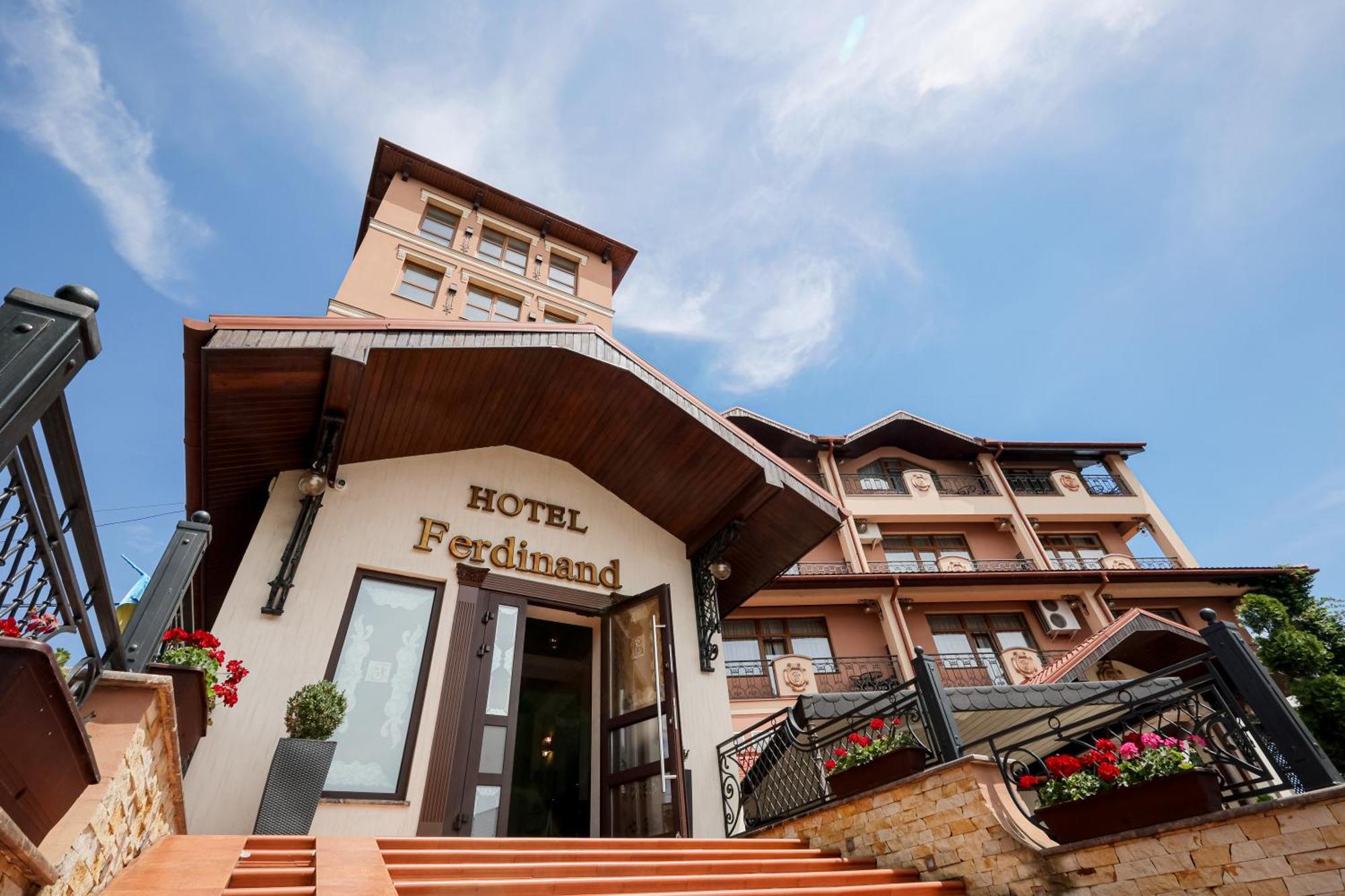 Ferdinand Hotel Munkács Kültér fotó